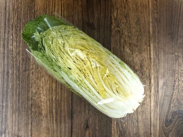 「外側から」は損してた…！野菜のプロが教える、白菜の鮮度をキープする意外な裏ワザ