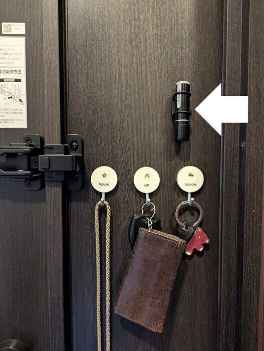 「どこ行った？」がなくなる！役立つ100均の浮かせる小物収納3選