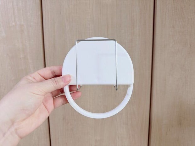 【ダイソー】見つけたらすぐ買って！隠せてデスク周りがすっきりする110円のシンプルゴミ箱