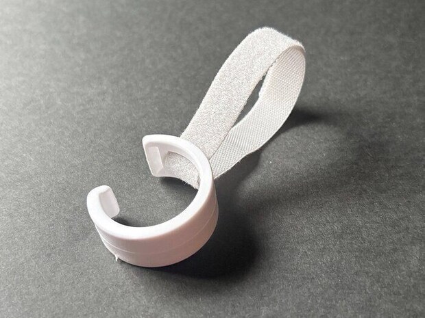 【ダイソー】考えた人天才!収納場所を増やしてくれる超便利な固定できるフック