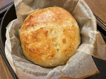 【こねないパン】箸でぐるぐる混ぜるだけ！誰でも簡単においしく焼けるパンのつくりかた