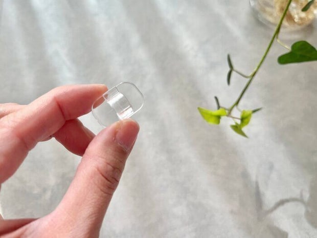 【100均収納】家で使わずに眠らせていたら勿体無い！実は神収納に生まれ変わるコードフックの意外な活用術