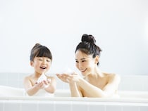 親子の笑顔が満開になる2025年におすすめの入浴剤5選を紹介｜11月26日は「いい風呂の日」！