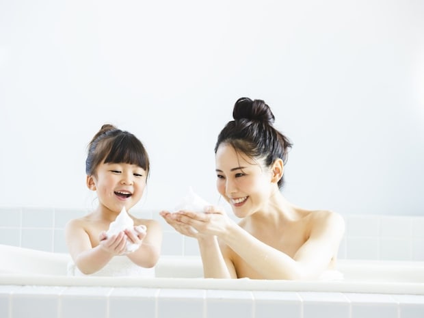 親子の笑顔が満開になる2025年におすすめの入浴剤5選を紹介|11月26日は「いい風呂の日」!