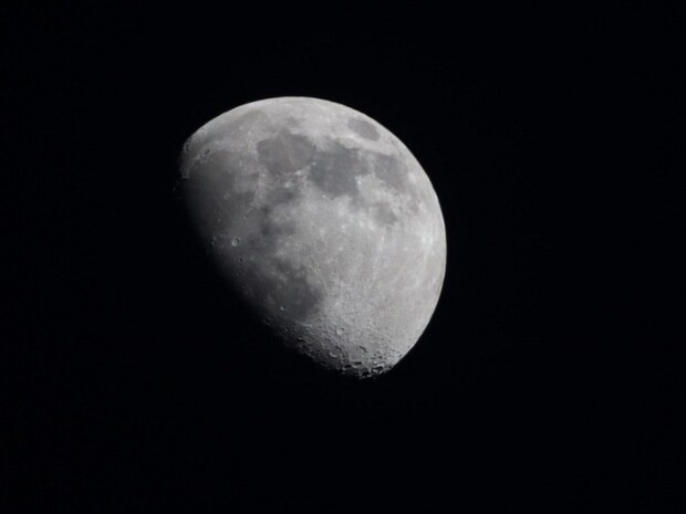 11月27日:月面に浮かぶ謎の“X”! 2025年に見ることができる最後の機会