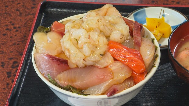 【魚料理 海】新鮮!幻の“モサエビ”も堪能できる豪快海鮮丼|鳥取県琴浦町