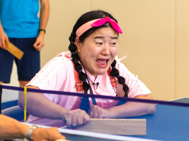 ガンバレルーヤが座ってできる「卓球バレー」に挑戦!町の人たちと白熱した戦いを…!|鳥取県北栄町