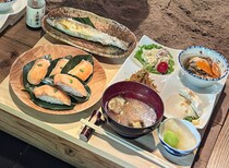 紅葉のシーズンもおすすめ！静かな山奥の集落に、ひっそりと佇む古民家カフェ。｜鳥取県智頭町