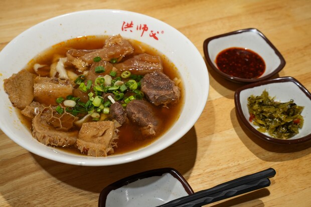 台湾のソウルフード「牛肉麺」をコンテスト優勝の名店で満喫！3種の牛肉が乗ったボリューム満点の1杯【台湾女子旅】