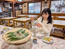１人から、手ぶらで気軽に参加できる蕎麦打ち体験。打ち立て蕎麦をその場で味わう＆お土産にも！｜鳥取市鹿野町