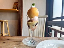 【Goods & Cafe みっくす】まるごと桃の贅沢パフェ！築130年のレトロカフェ｜米子市