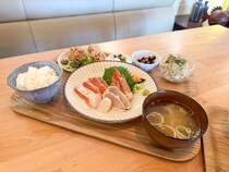 【魚ノ哲学】魚好き必見！カフェ風の魚介定食屋さん｜鳥取県米子市