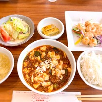 【チャイナテーブル】平日限定、本格中華ホテルランチ！メイン2つのお得メニュー｜鳥取市