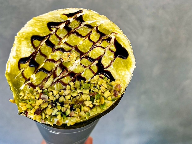 出雲大社参道沿いにある和クレープ専門店。冬季限定のチョコと抹茶を楽しむスイーツ!|島根県出雲市