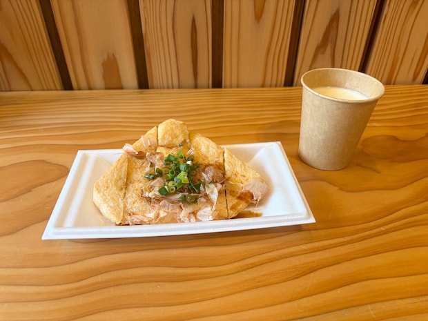 祖父母から受け継いだ豆腐店。その場で味わえる熱々揚げ豆腐や豆乳ソフトクリームも｜鳥取市