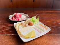 趣ある町屋でいただくトロっと餅しゃぶ。十二単衣をイメージしたカラフルなお餅が可愛い！｜鳥取県倉吉市