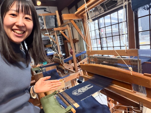 江戸時代から続く伝統の倉吉絣。機織り体験でリジナルのコースターづくり!|鳥取県倉吉市