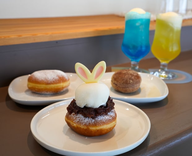 虹が見える海辺のハワイアンカフェ♪ 期間限定の“白うさぎ大福ドーナツ”が可愛すぎる…!|鳥取市