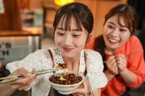 台湾グルメの定番、ルーローハンを満喫♪ミシュラン・ビブグルマン獲得の「小王煮瓜」はなぜ行列を生むのか？【台湾女子旅】