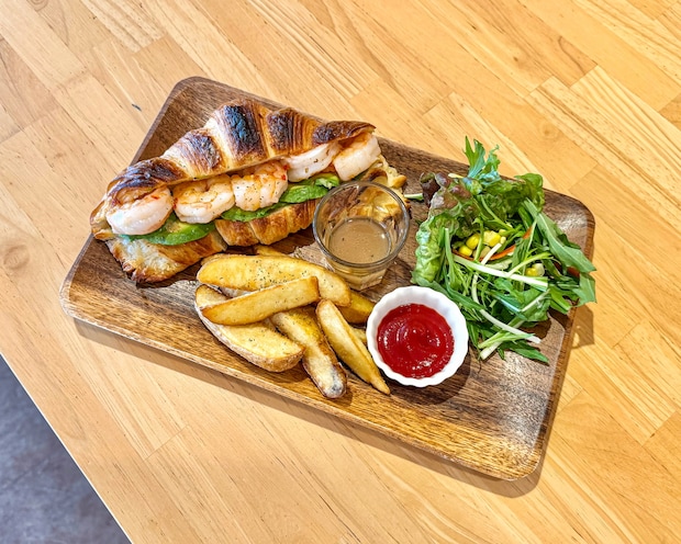 【新店】クロワッサンとハンバーガーが絶品!”晴れ”の気持ちになれるおしゃれカフェ。|鳥取県米子市