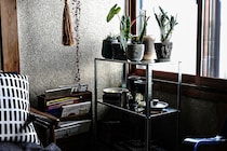 【IKEA】2000円の超リーズナブルなスチール棚「HYLLIS」。組み立てや強度…、使ってみた正直な感想。