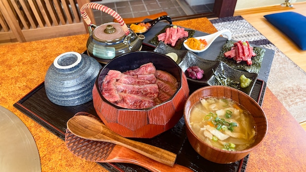 【炭火焼肉どらごん】とろける牛ひつまぶしやウニとイクラを味わえる贅沢ユッケ!|鳥取市