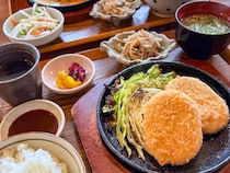 広々キッズスペースのある自然に囲まれたカフェ！鉄板あつあつランチでゆったりとした時間を。｜広島県三次市