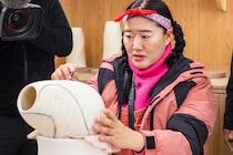 ガンバレルーヤが人間国宝とご対面！直伝された国宝の技でド緊張の陶芸体験を｜鳥取市