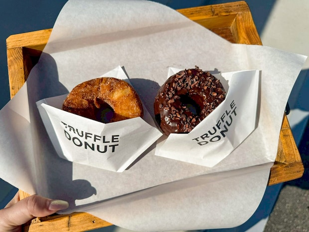 鳥取発、全国展開する生ドーナツ専門店に新食感ドーナツ登場！外はサクサク、中はモッチリな「フレイキードーナツ」とは？