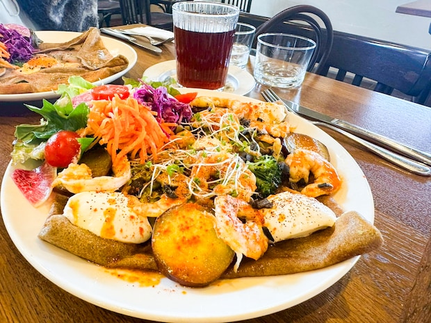 ゆったりと過ごすご褒美ランチ。出雲で味わうビストロ仕込みの本格ガレット｜出雲市