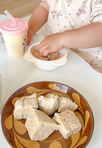 レンジで簡単！10分で完成！タッパーでできるバナナ蒸しパン♡