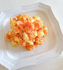 にんじんを丸ごとレンチンで驚くほど甘く！２つの食材で簡単『にんたまサラダ』♪