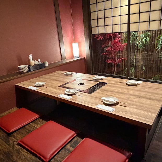 暁 店内