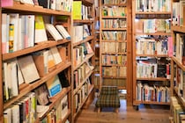 【汽水空港】約5000冊の本に出会える本屋。“心の旅行”へテイクオフ。