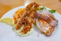 サクッじゅわ〜のエビフライに感動…！鳥取の老舗洋食店「BIG ONION」で絶品ランチ♪｜鳥取市