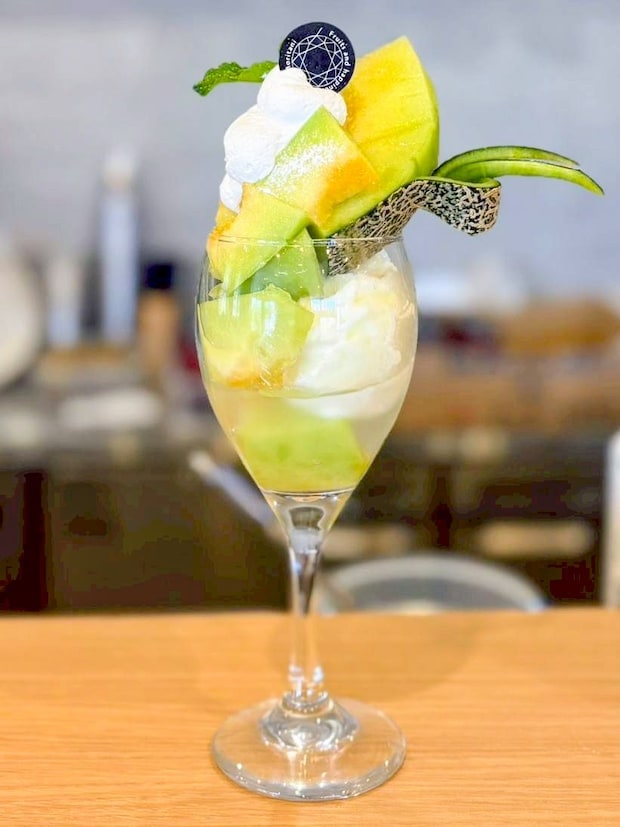 今が旬！期間限定の益田アムスメロンを老舗フルーツカフェで贅沢に頬張って♪｜島根県益田市