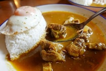 賀露の海近くで出会う本格さらさらカレー！「curry house moona」で激うまカレーを堪能  鳥取県鳥取市