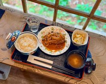 大自然に囲まれた400年の歴史を持つお寺カフェで、ゆったり癒され時間を|鳥取県大山町