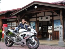 小さな無人駅がライダーの聖地に！地元ライダーがおすすめする隼駅周辺スポット＆ツーリングコースまとめ｜鳥取県八頭町