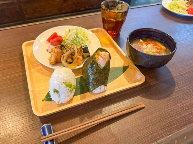 月に1〜2日だけ出会える。羽釜炊きごはんの”幻のおにぎり屋さん|松江市