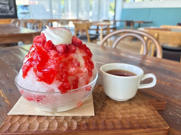 まるでパフェ！イチゴソースたっぷりのかき氷を楽しめるカフェ｜島根県松江市