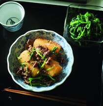 楽しておいしい！「大根と牛肉のピリ辛煮」と「ほうれん草のナムル」レシピ
