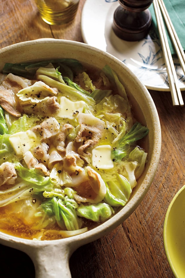 鍋の季節到来! シメの雑炊まで絶品な「香ばし鶏と白菜のゆず鍋」「豚肉とキャベツのみそバター鍋」レシピ