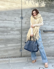 【365 DAYS SNAP】FATUITEディレクター 藤井明子さんのストールスタイル
