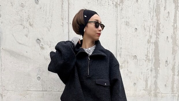 【40代スナップ】フリーストップスとスニーカーがシック!大人のスポーティコーデ|山岸真帆さん