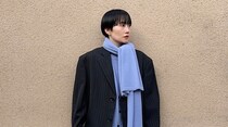 【40代スナップ】大人なニットアップに「パイソン柄」スニーカーが映える！｜本間理恵子さん