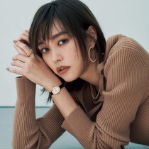 新年の御守りに！【カルティエ】の腕時計「ベニュワール」と「クラッシュ ドゥ カルティエ」のジュエリーで奔放なクラシックを