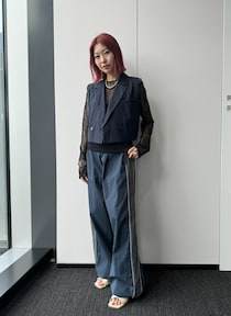 レースやパールのフェミニン要素でトラックパンツを新鮮に【365 DAYS SNAP】長塚理紗さんの私服