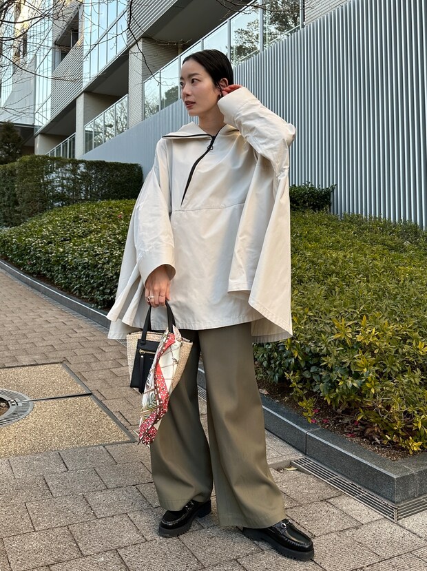 おしゃれポンチョでキレイめアウトドアスタイル【365 DAYS SNAP】ビームス桑原優季さんの私服