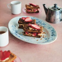 冷凍パイシートで簡単にサクサク食感！ 濃厚カスタードがぜいたくな『いちごのミルフィーユ』レシピ